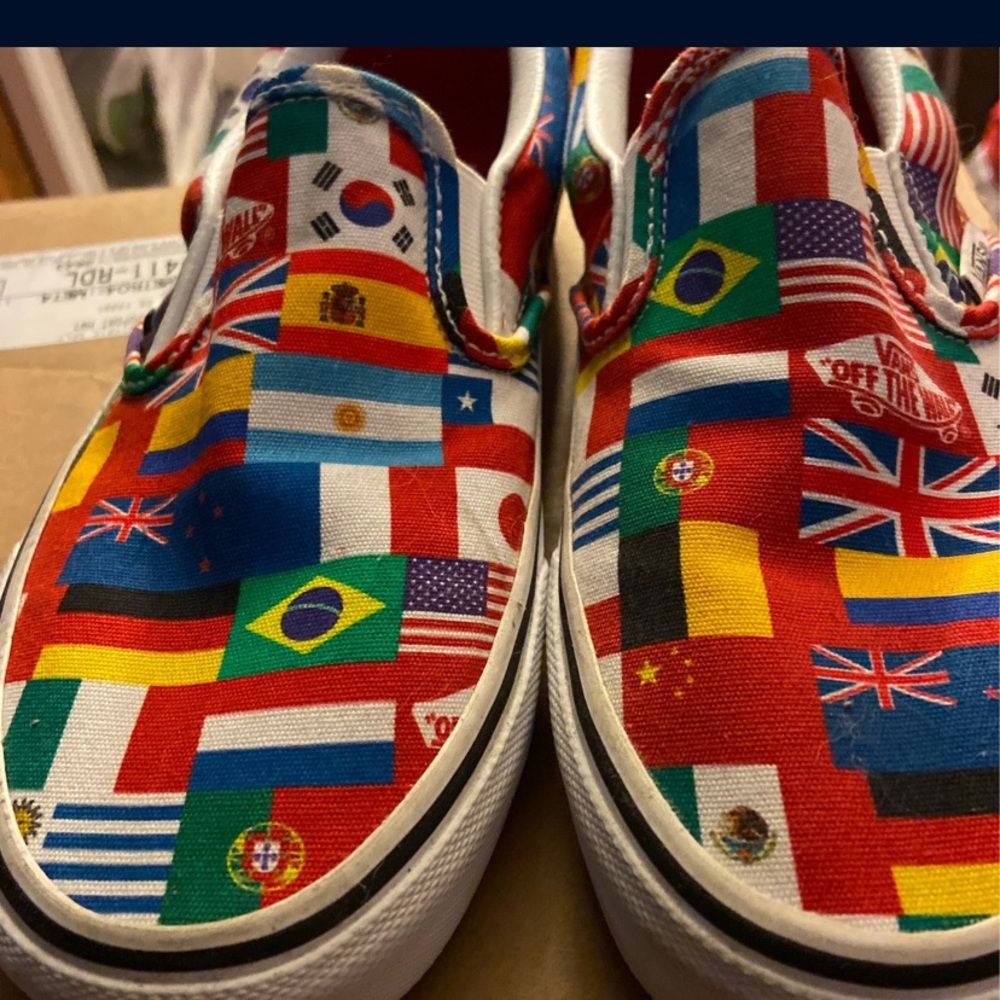 Vans - Picture 3 of 4